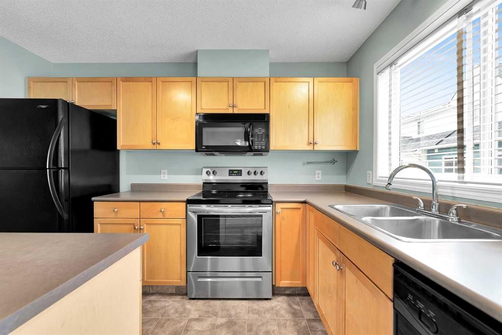 207 Mckenzie Towne Gate Se, Calgary, AB