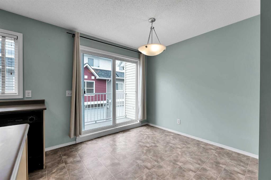 207 Mckenzie Towne Gate Se, Calgary, AB