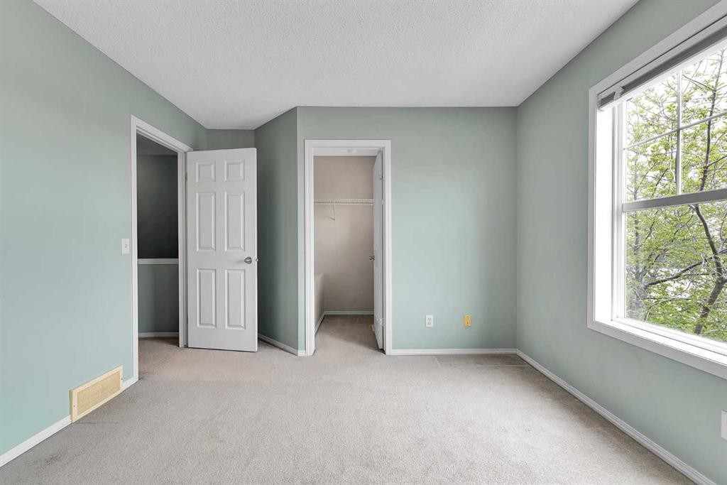 207 Mckenzie Towne Gate Se, Calgary, AB