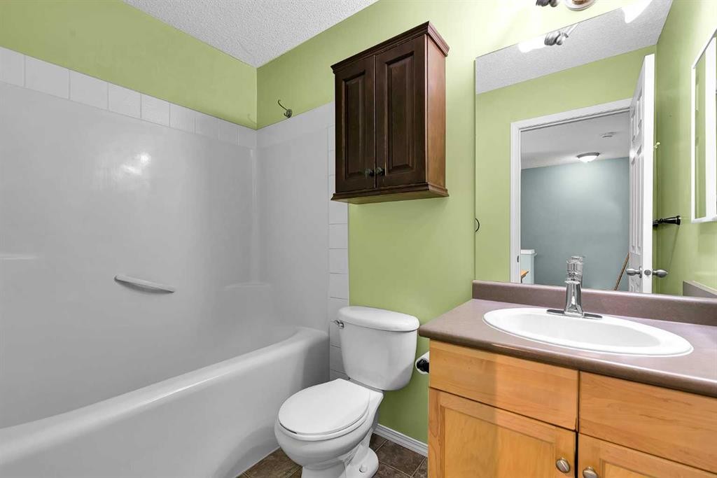 207 Mckenzie Towne Gate Se, Calgary, AB