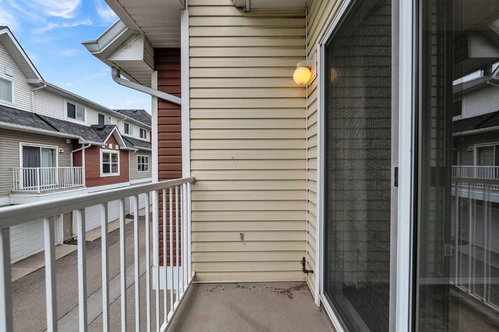 207 Mckenzie Towne Gate Se, Calgary, AB