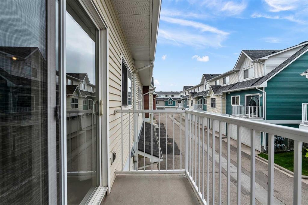 207 Mckenzie Towne Gate Se, Calgary, AB