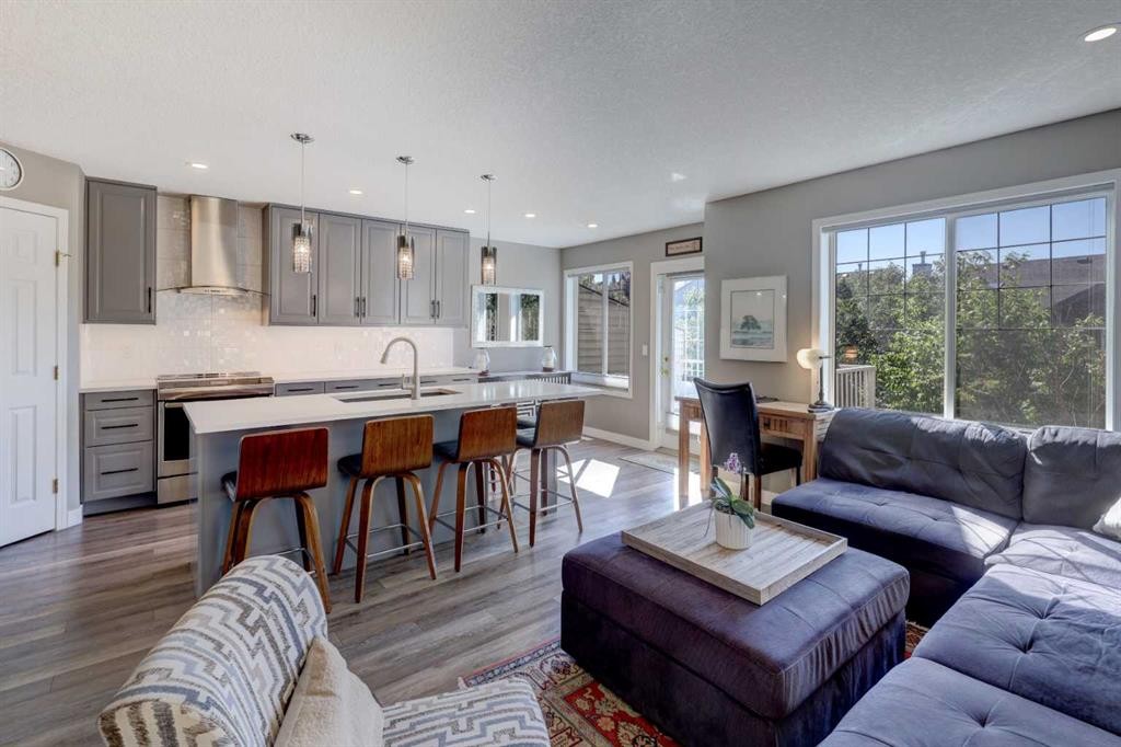 35 Hidden Creek Rise Nw, Calgary, AB