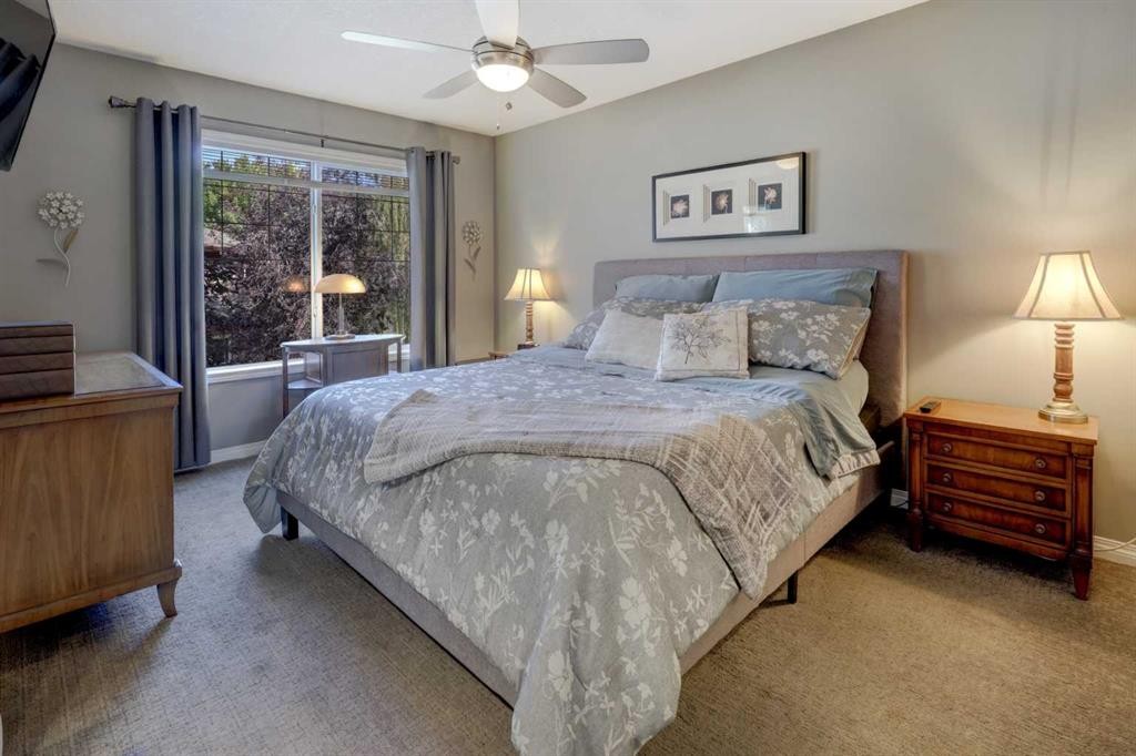 35 Hidden Creek Rise Nw, Calgary, AB