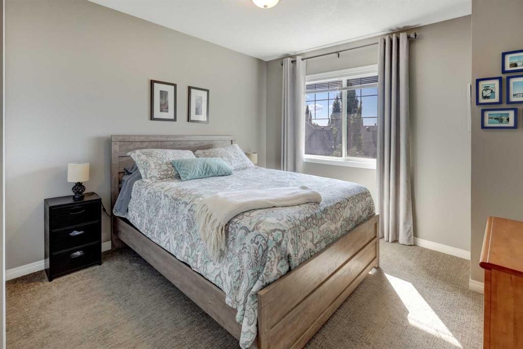 35 Hidden Creek Rise Nw, Calgary, AB