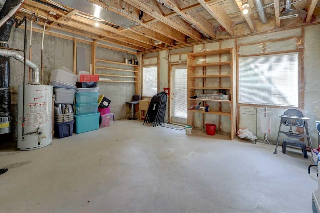 35 Hidden Creek Rise Nw, Calgary, AB