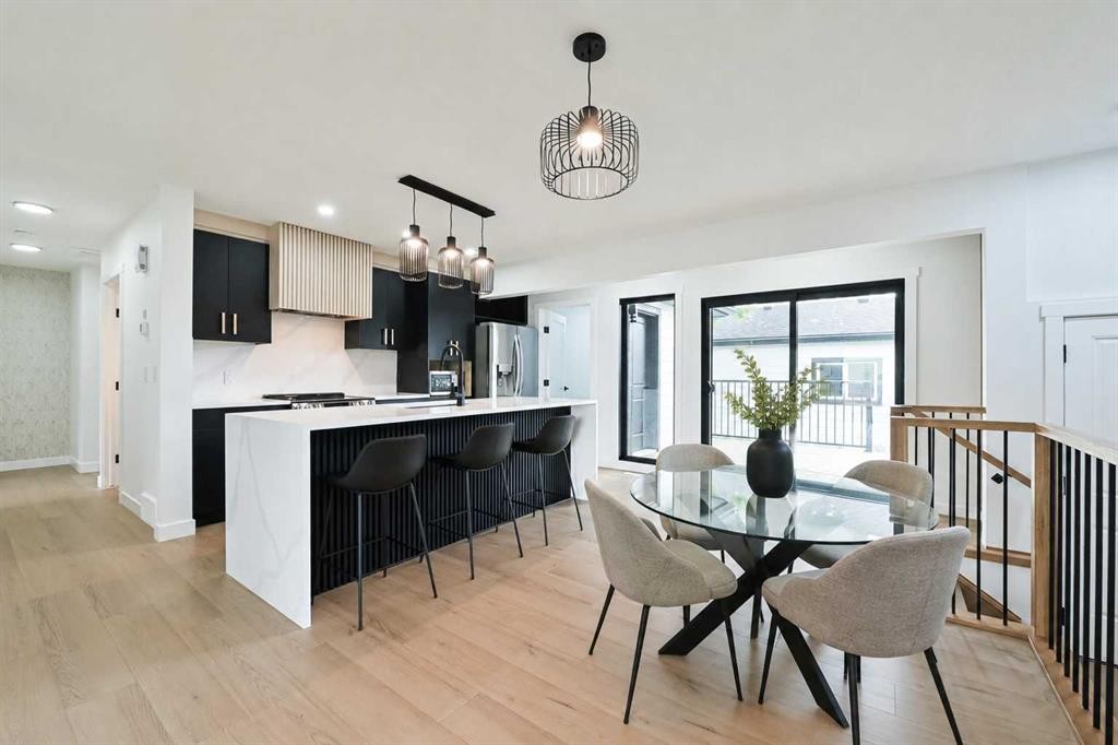 4940 45 Street Sw, Calgary, AB - Indoor Photo Showing Dining Room
