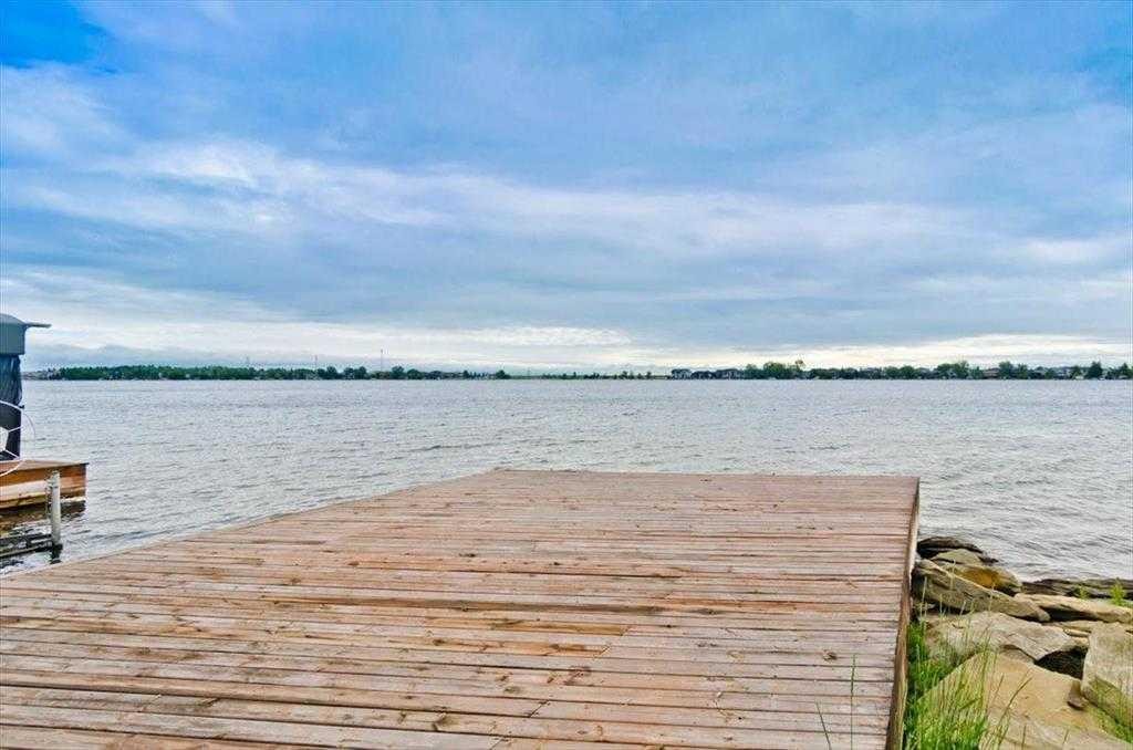 492 West Chestermere Drive, Chestermere, AB