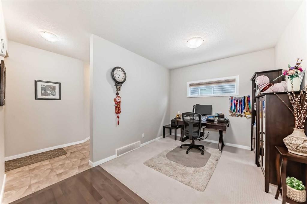 156 Cougar Ridge Manor Sw, Calgary, AB