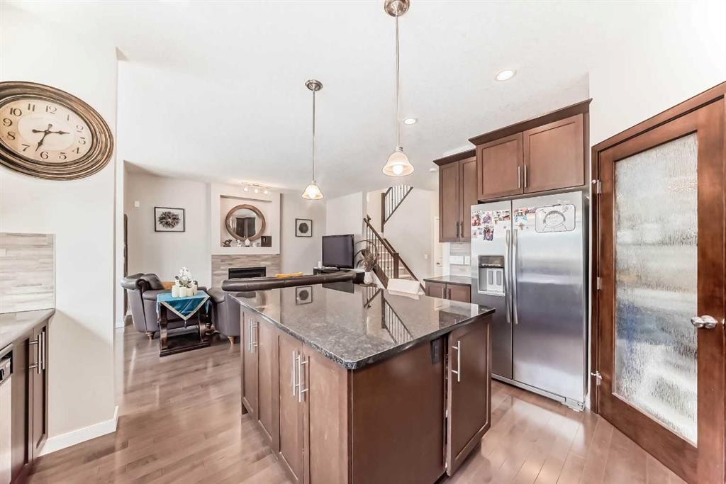 156 Cougar Ridge Manor Sw, Calgary, AB