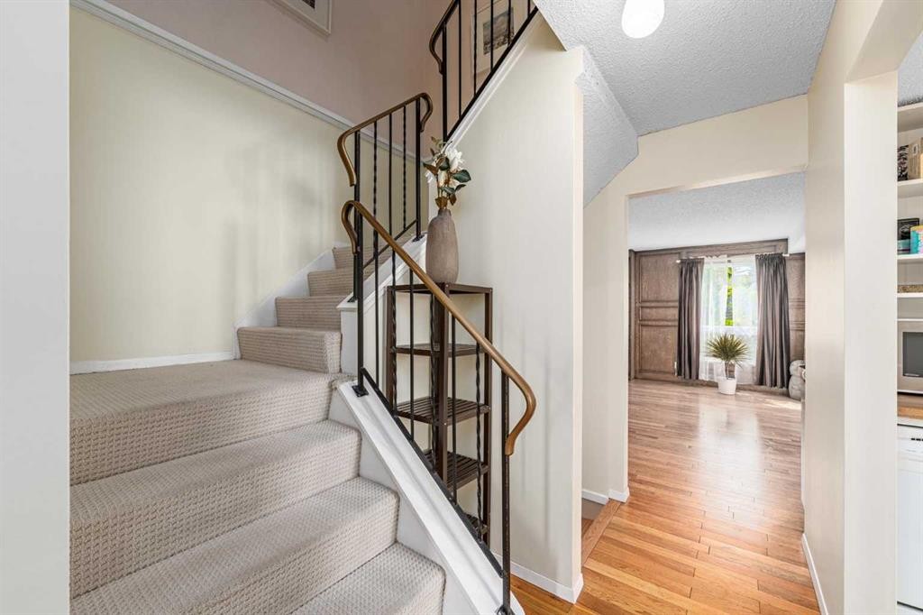 1455 Berkley Drive Nw, Calgary, AB
