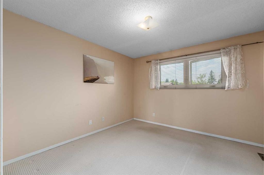 1455 Berkley Drive Nw, Calgary, AB