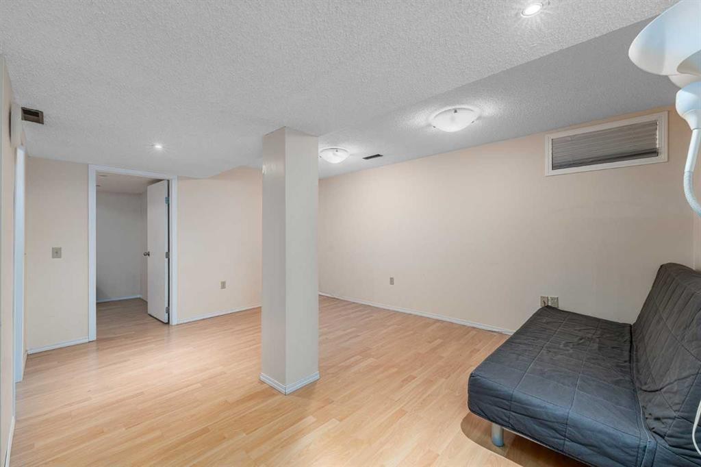 1455 Berkley Drive Nw, Calgary, AB