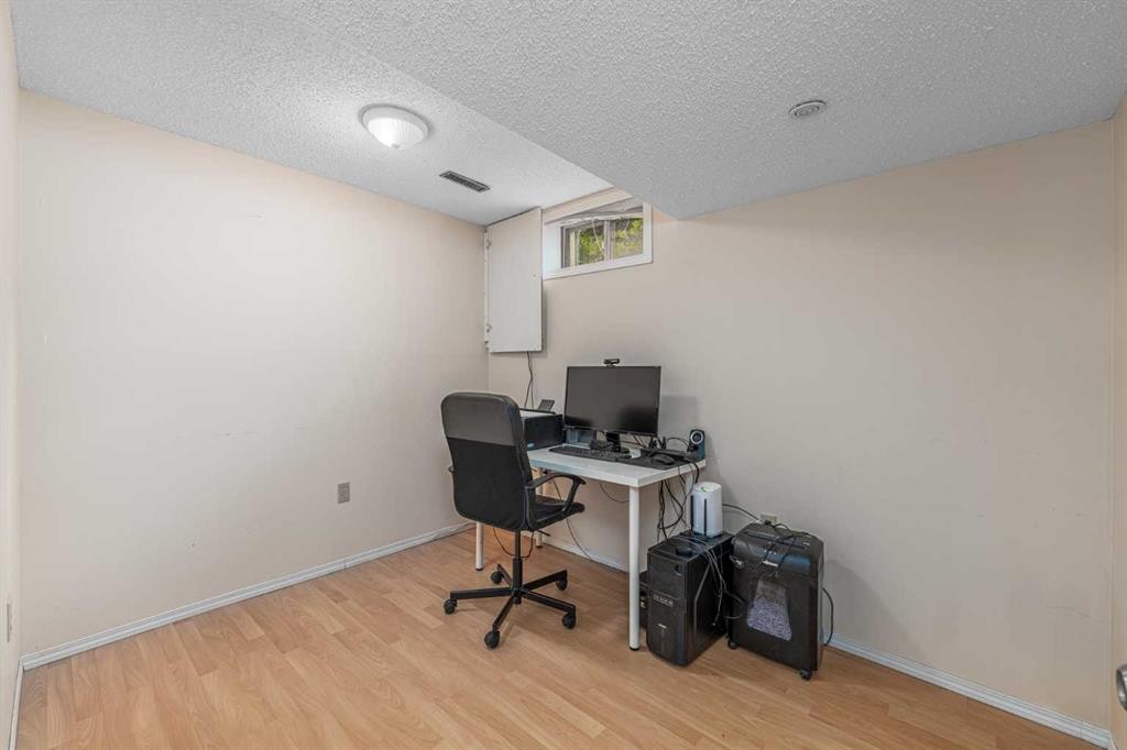 1455 Berkley Drive Nw, Calgary, AB