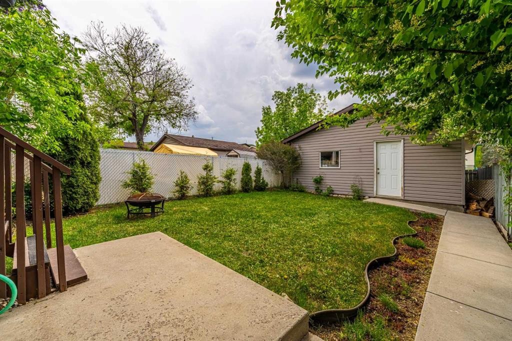 1455 Berkley Drive Nw, Calgary, AB