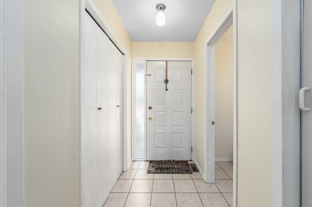1455 Berkley Drive Nw, Calgary, AB