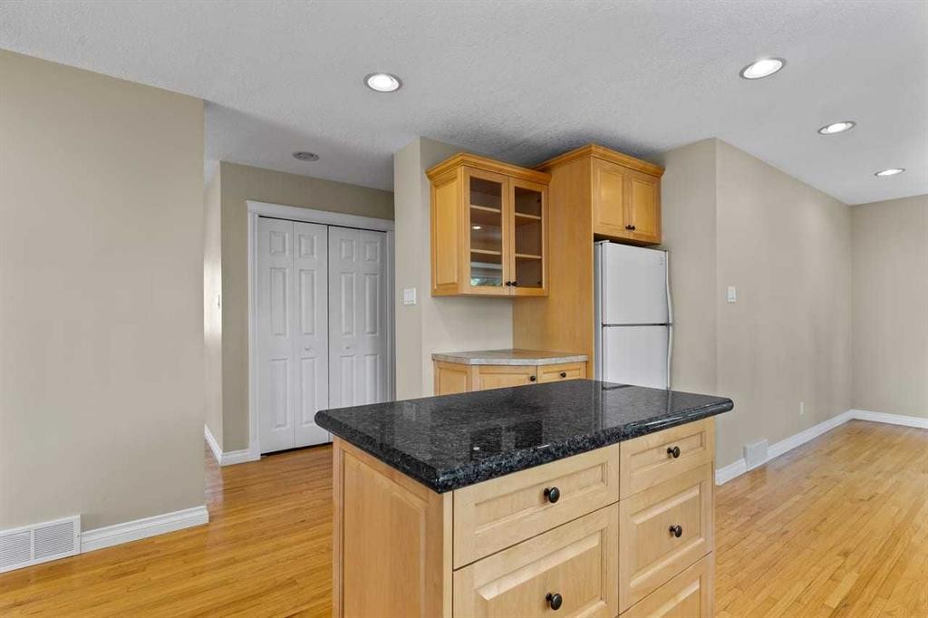 10731 Maplebend Drive Se, Calgary, AB