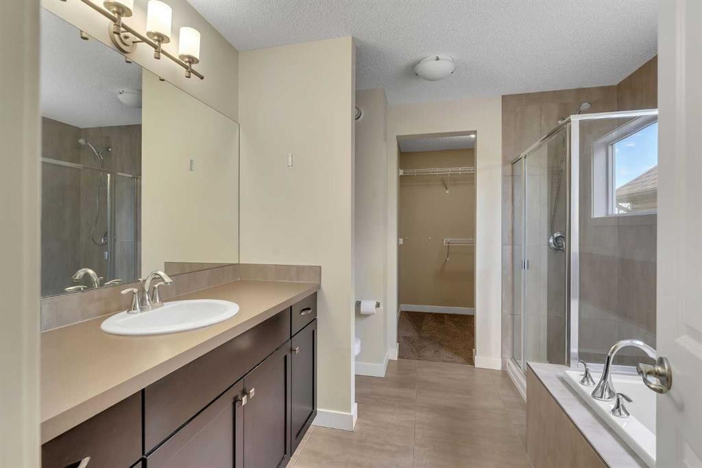 240 Elgin Meadows Way Se, Calgary, AB