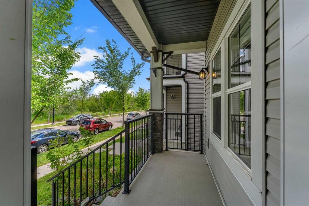 240 Elgin Meadows Way Se, Calgary, AB