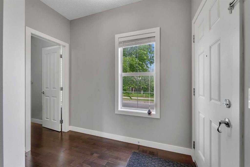 240 Elgin Meadows Way Se, Calgary, AB