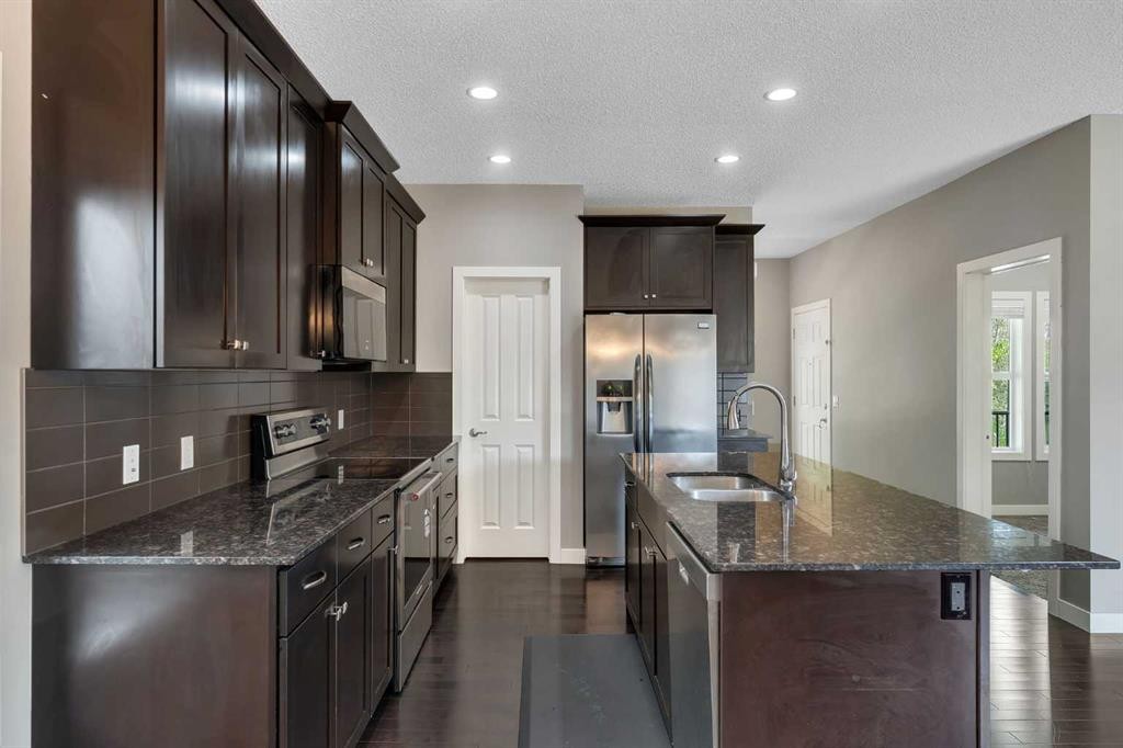 240 Elgin Meadows Way Se, Calgary, AB