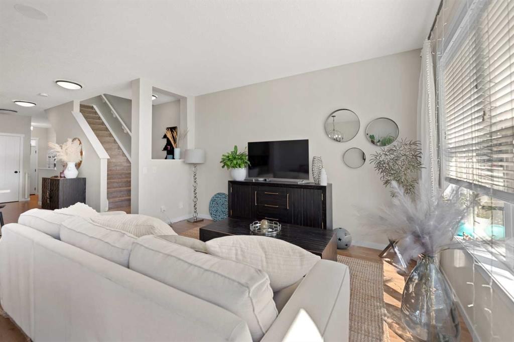 124 Masters Crescent Se, Calgary, AB