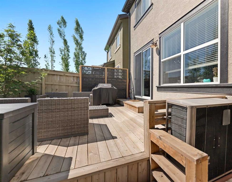 124 Masters Crescent Se, Calgary, AB