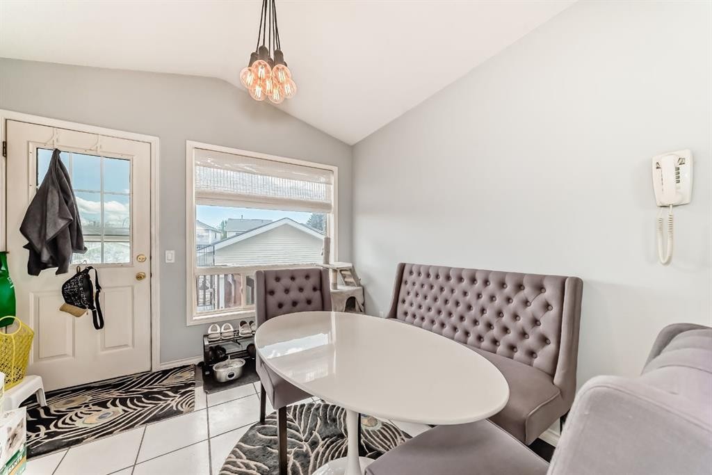 307 Mt Lorette Place Se, Calgary, AB