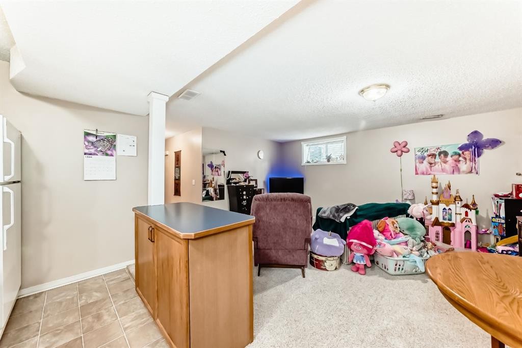 307 Mt Lorette Place Se, Calgary, AB