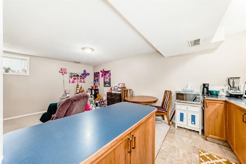 307 Mt Lorette Place Se, Calgary, AB