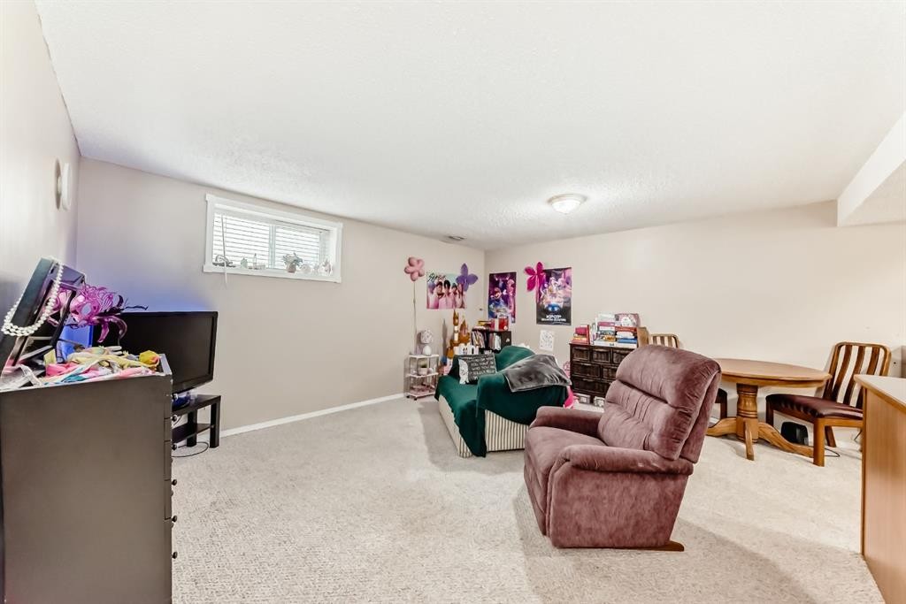 307 Mt Lorette Place Se, Calgary, AB