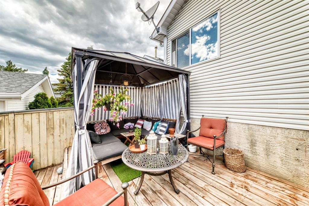 307 Mt Lorette Place Se, Calgary, AB