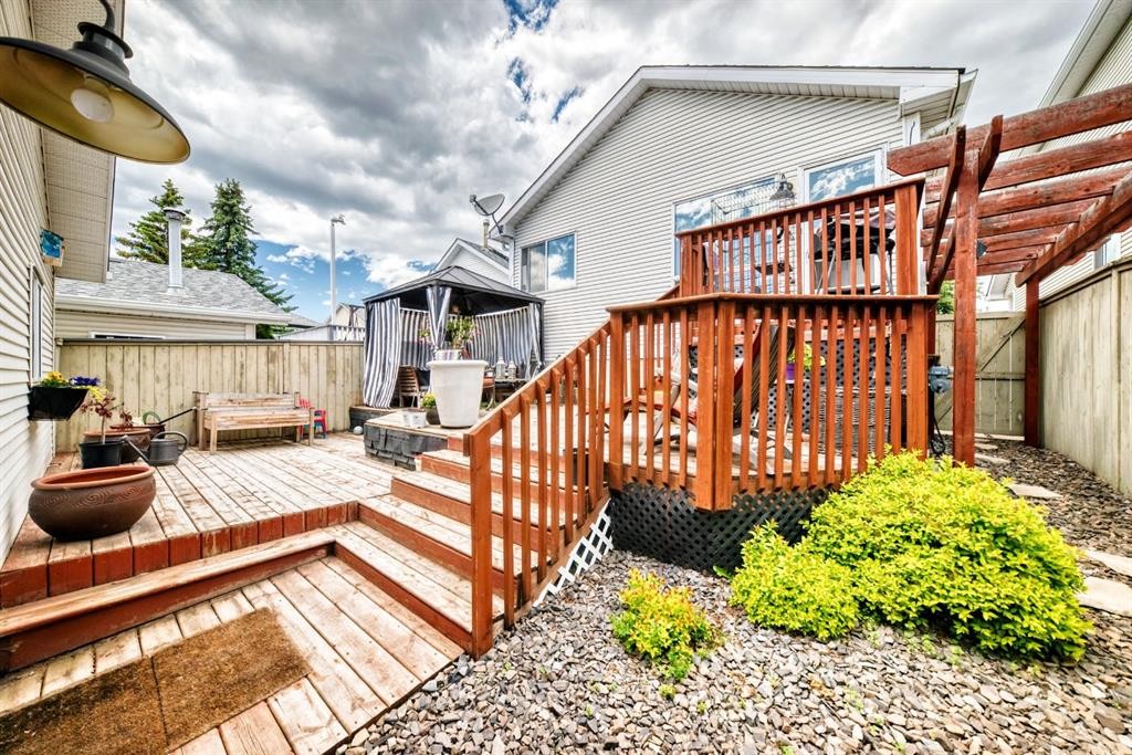 307 Mt Lorette Place Se, Calgary, AB