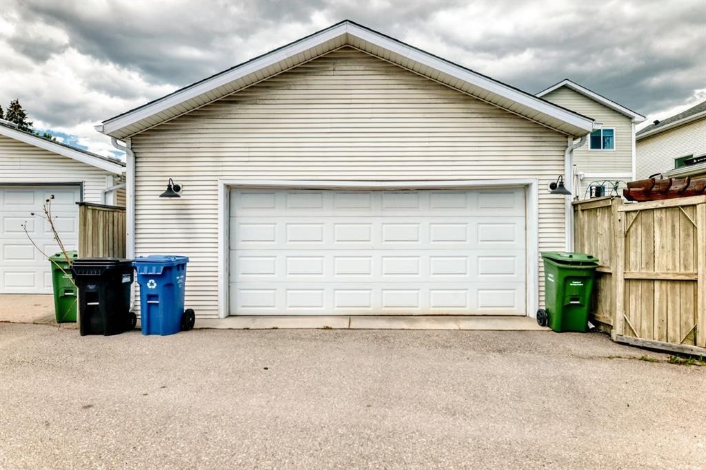 307 Mt Lorette Place Se, Calgary, AB