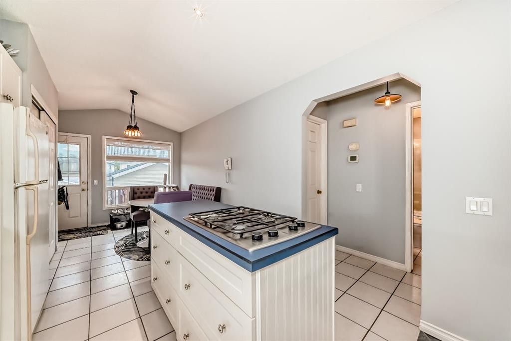 307 Mt Lorette Place Se, Calgary, AB