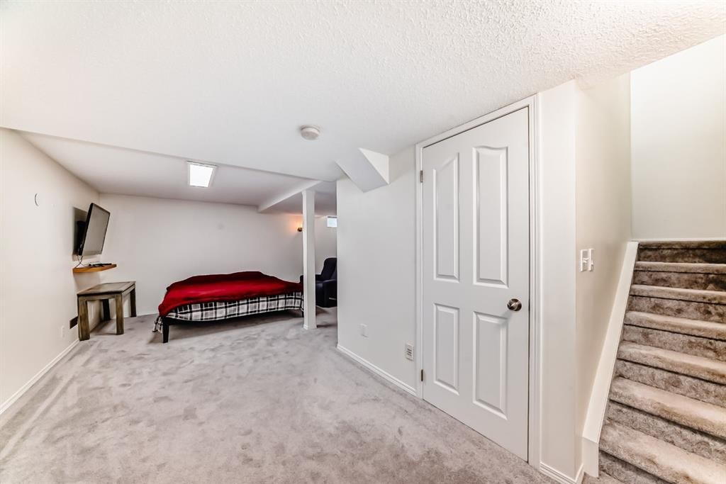 325 Mt Douglas Manor Se, Calgary, AB