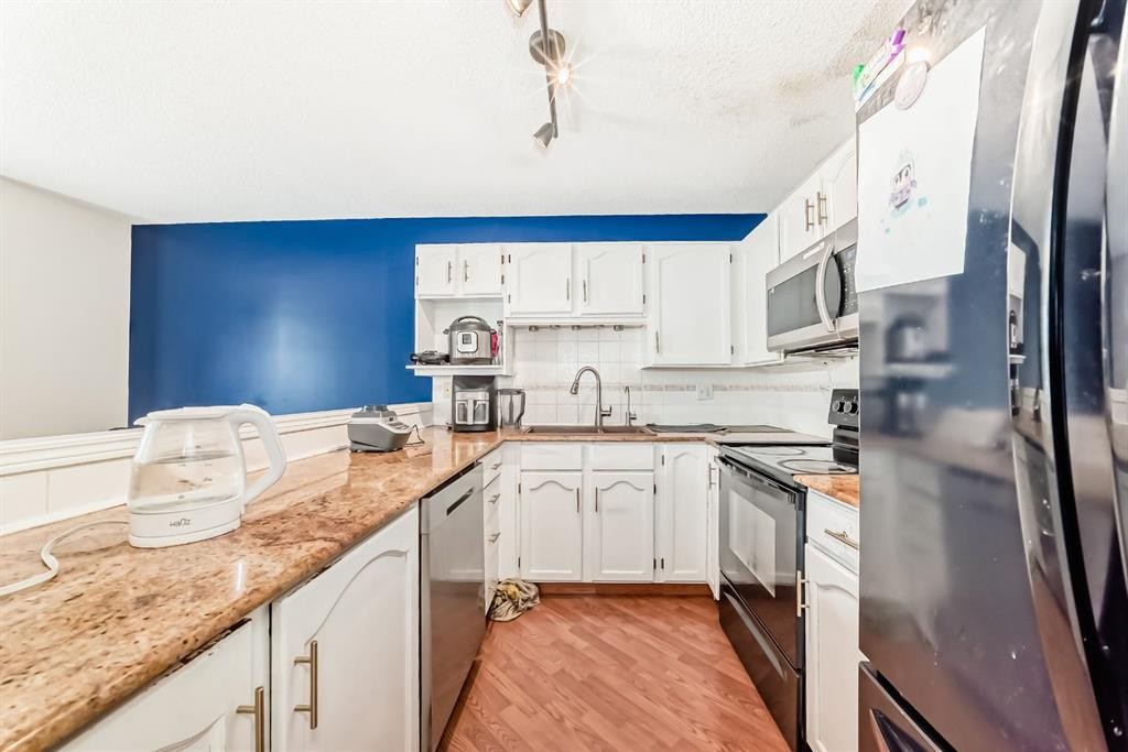 325 Mt Douglas Manor Se, Calgary, AB