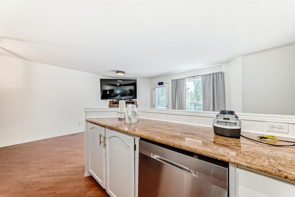 325 Mt Douglas Manor Se, Calgary, AB