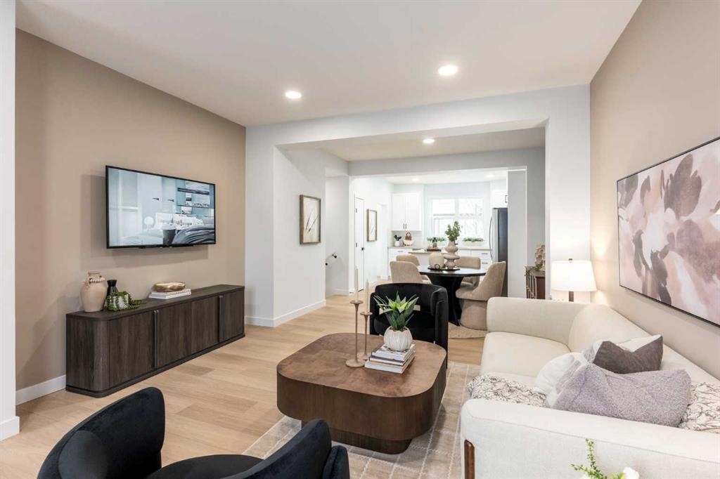 1510 Rangeview Drive Se, Calgary, AB - Indoor Photo Showing Living Room