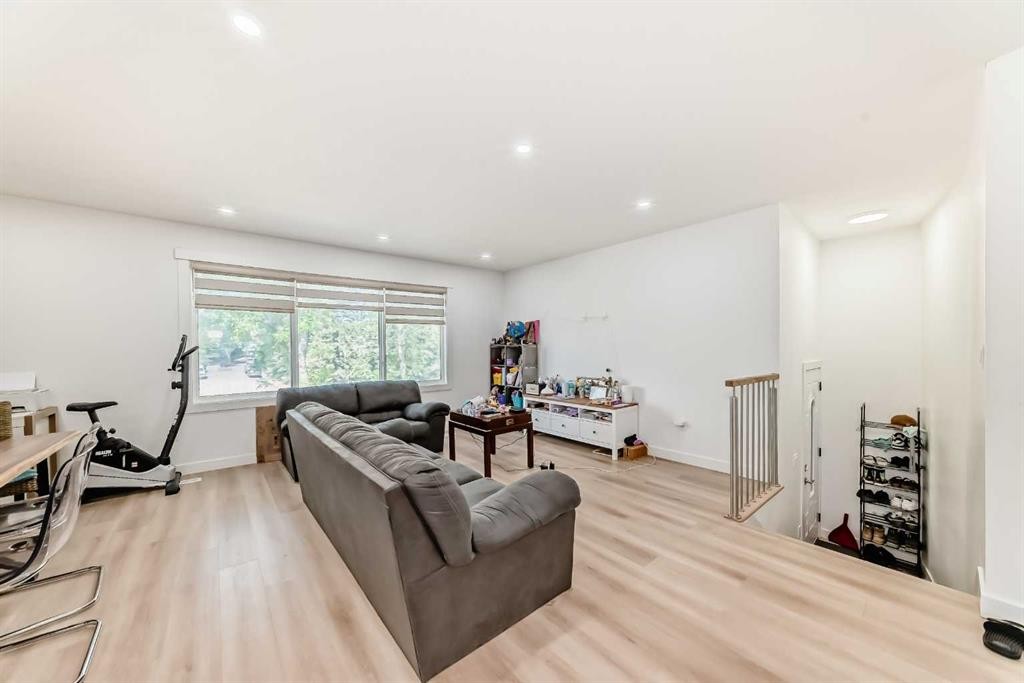 5912 Dalton Drive Nw, Calgary, AB