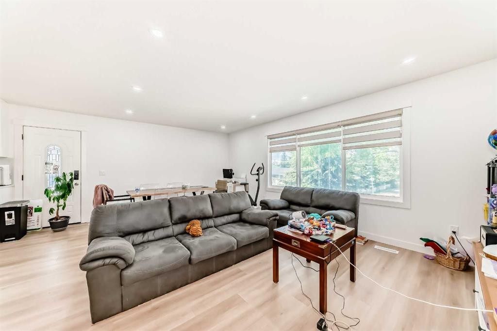 5912 Dalton Drive Nw, Calgary, AB