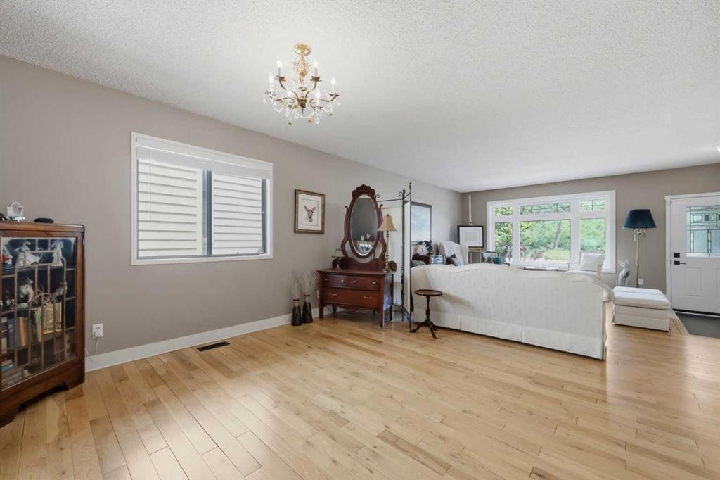 232 Hawkcliff Way Nw, Calgary, AB