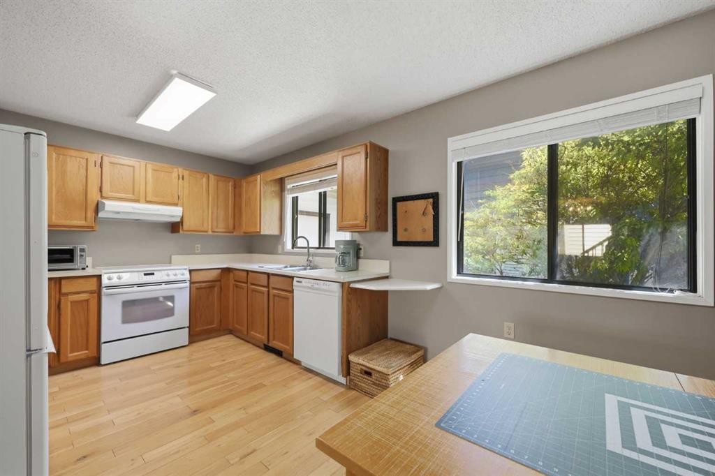 232 Hawkcliff Way Nw, Calgary, AB
