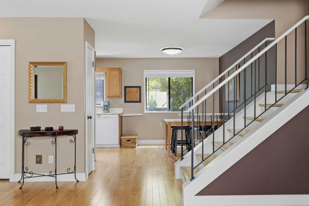 232 Hawkcliff Way Nw, Calgary, AB