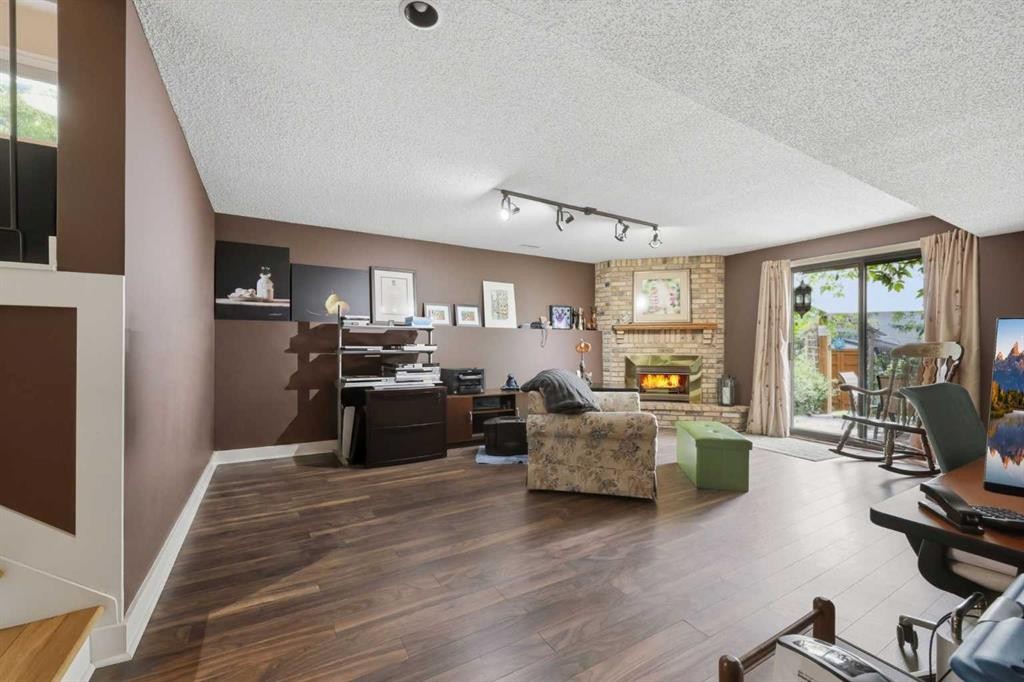 232 Hawkcliff Way Nw, Calgary, AB