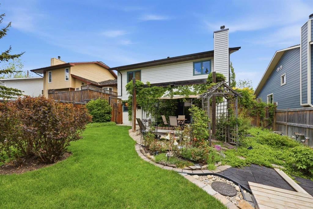 232 Hawkcliff Way Nw, Calgary, AB