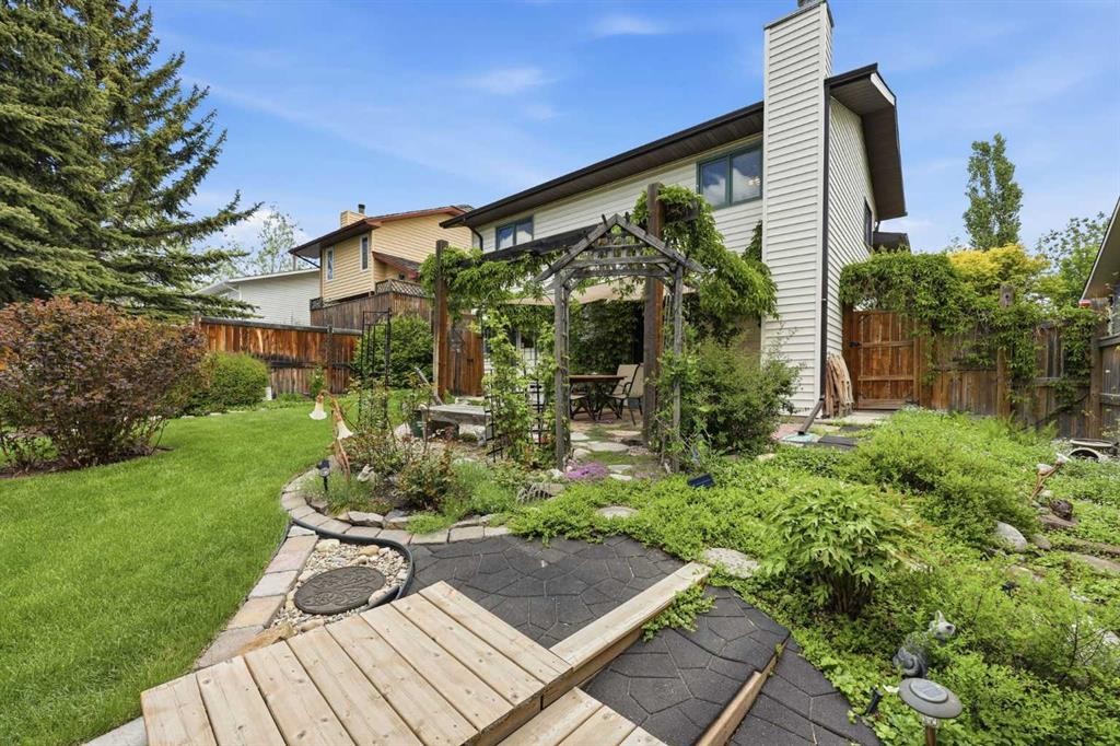 232 Hawkcliff Way Nw, Calgary, AB