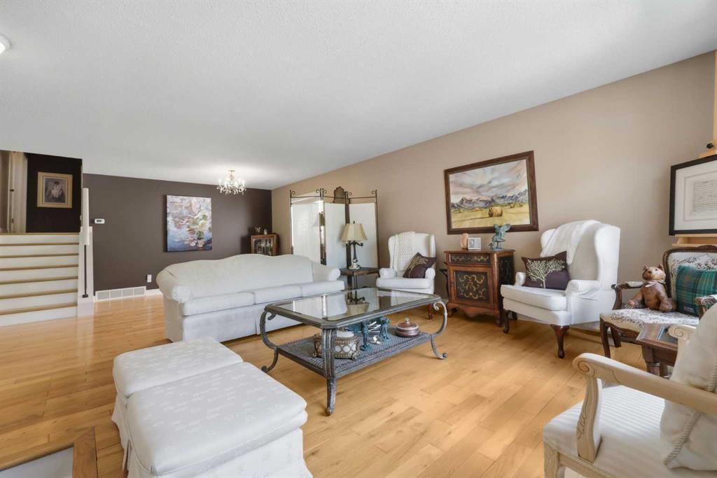 232 Hawkcliff Way Nw, Calgary, AB