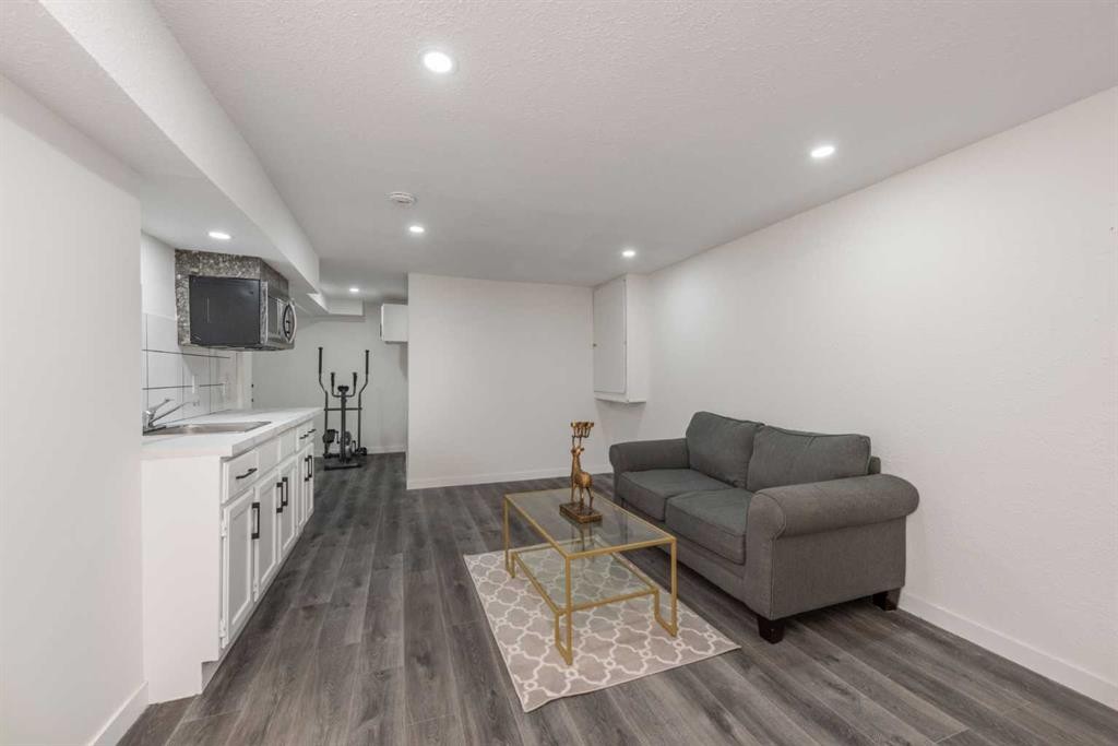 8266 Edgebrook Drive, Calgary, AB