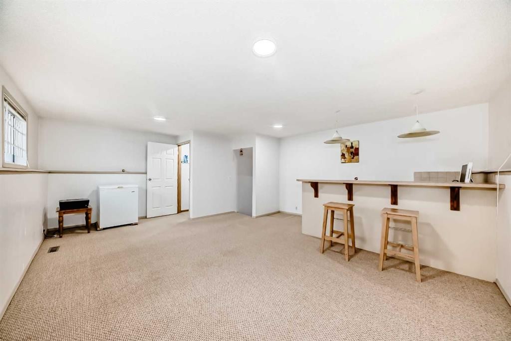 16 Martinridge Way, Calgary, AB